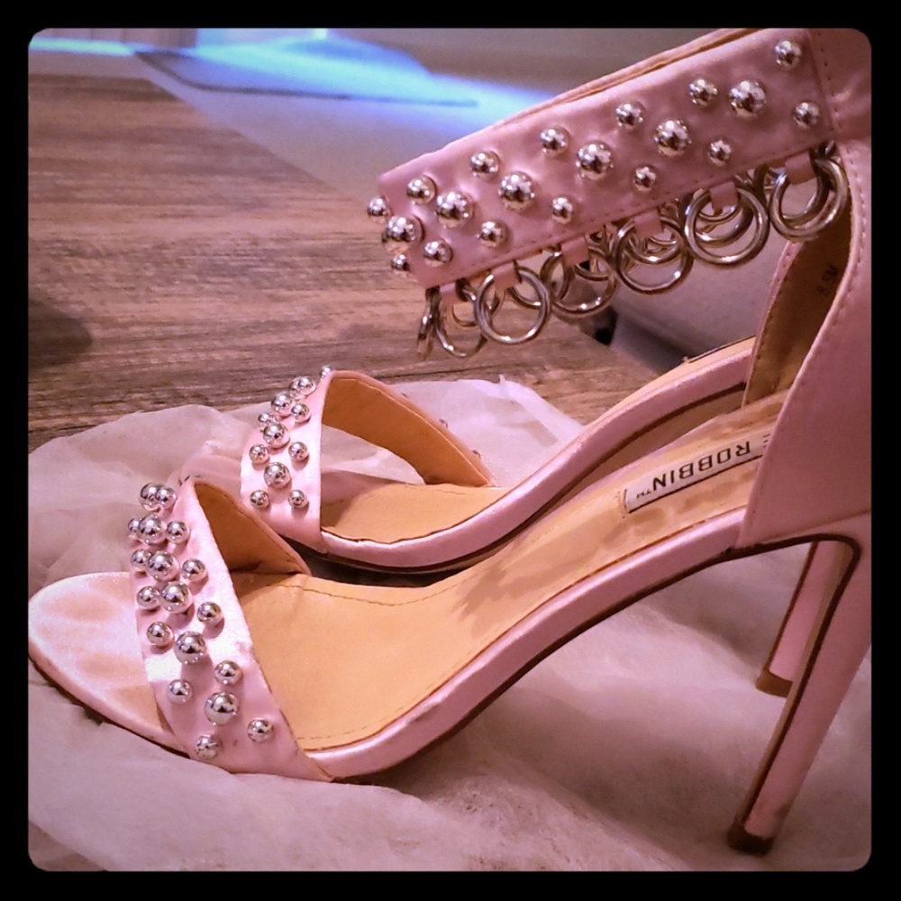 SOLD Satin Mauve/pink stunning heels